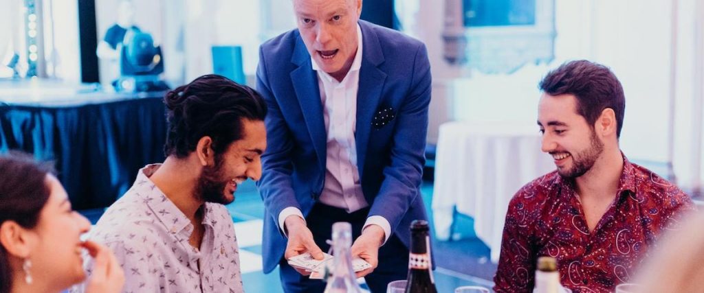 8 reasons why you should book a magician for your party header image